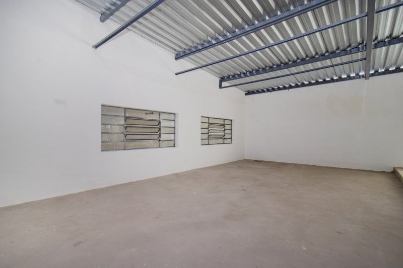 ALUGO GALP&Atilde;O/DEP&Oacute;SITO/ARMAZ&Eacute;M - 2 BANHEIROS - 256 M&sup2; - 6 VAGAS Avenida Comendador Sant'Anna São Paulo - 