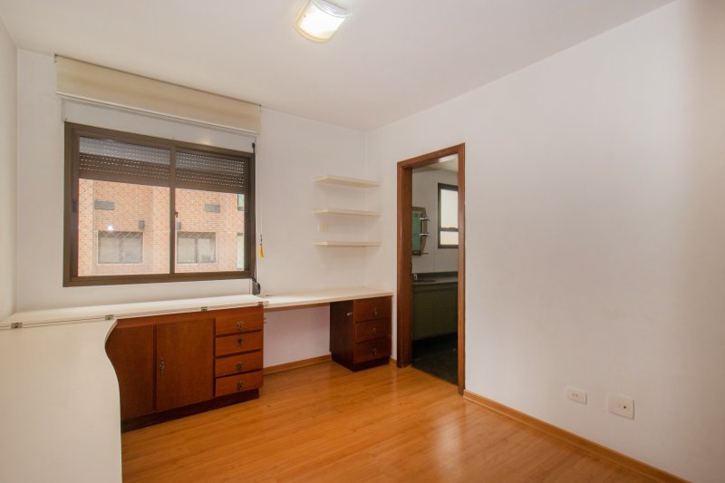 ALUGA-SE LINDO APARTAMENTO - 4 QUARTOS &ndash; 3 VAGAS - 250 M&sup2; Rua Otávio Tarquínio de Sousa São Paulo - 
