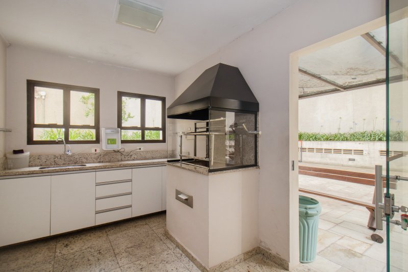 ALUGA-SE LINDO APARTAMENTO - 4 QUARTOS &ndash; 3 VAGAS - 250 M&sup2; Rua Otávio Tarquínio de Sousa São Paulo - 