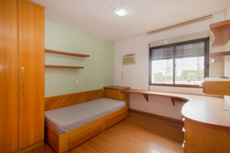 ALUGA-SE LINDO APARTAMENTO - 4 QUARTOS &ndash; 3 VAGAS - 250 M&sup2; Rua Otávio Tarquínio de Sousa São Paulo - 