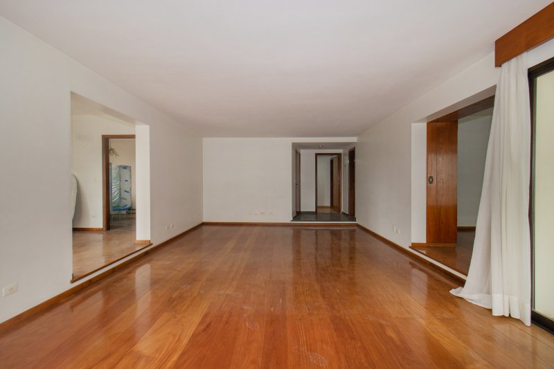 ALUGA-SE LINDO APARTAMENTO - 4 QUARTOS &ndash; 3 VAGAS - 250 M&sup2; Rua Otávio Tarquínio de Sousa São Paulo - 