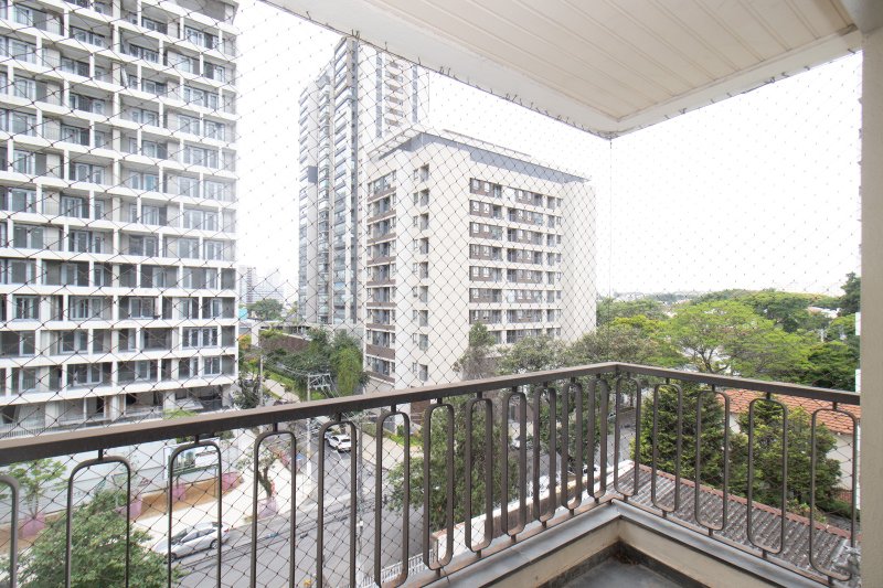 ALUGA-SE LINDO APARTAMENTO - 4 QUARTOS &ndash; 3 VAGAS - 250 M&sup2; Rua Otávio Tarquínio de Sousa São Paulo - 