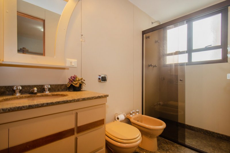 ALUGA-SE LINDO APARTAMENTO - 4 QUARTOS &ndash; 3 VAGAS - 250 M&sup2; Rua Otávio Tarquínio de Sousa São Paulo - 