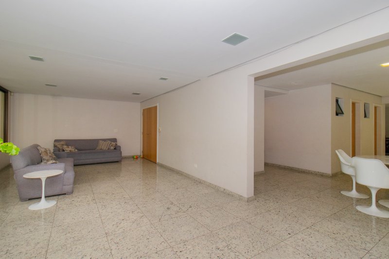 ALUGA-SE LINDO APARTAMENTO - 4 QUARTOS &ndash; 3 VAGAS - 250 M&sup2; Rua Otávio Tarquínio de Sousa São Paulo - 