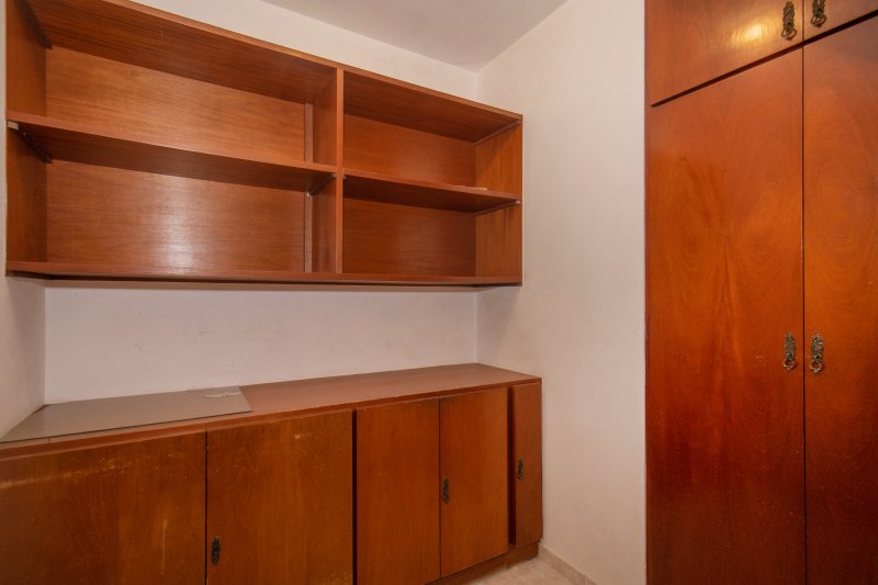 ALUGA-SE LINDO APARTAMENTO - 4 QUARTOS &ndash; 3 VAGAS - 250 M&sup2; Rua Otávio Tarquínio de Sousa São Paulo - 