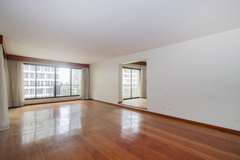 ALUGA-SE LINDO APARTAMENTO - 4 QUARTOS &ndash; 3 VAGAS - 250 M&sup2; Rua Otávio Tarquínio de Sousa São Paulo - 