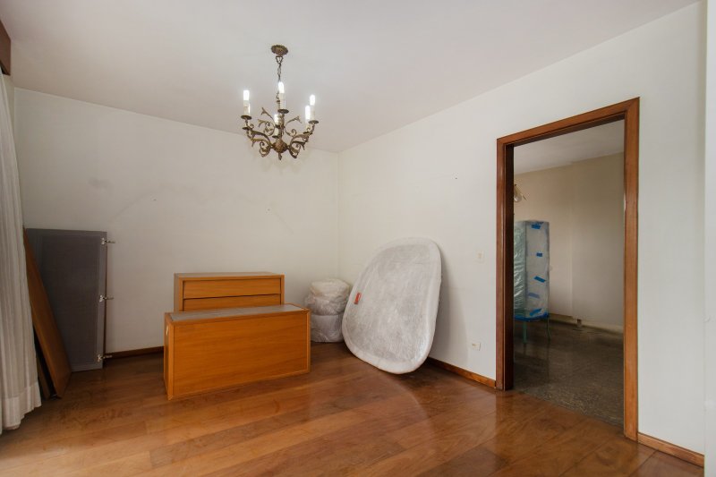 ALUGA-SE LINDO APARTAMENTO - 4 QUARTOS &ndash; 3 VAGAS - 250 M&sup2; Rua Otávio Tarquínio de Sousa São Paulo - 