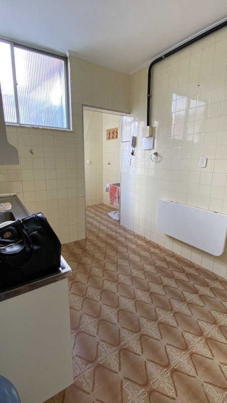 APARTAMENTO AMPLO 3 QUARTOS BANHEIRO SOCIAL DEPEND&Ecirc;NCIA COMPLETA GARAGEM &Agrave; VENDA NA BARRA! Rua Augusto Frederico Schmith Salvador - 