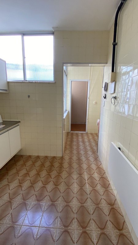 APARTAMENTO AMPLO 3 QUARTOS BANHEIRO SOCIAL DEPEND&Ecirc;NCIA COMPLETA GARAGEM &Agrave; VENDA NA BARRA! Rua Augusto Frederico Schmith Salvador - 