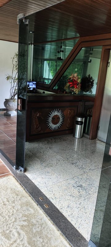 APARTAMENTO 3 QUARTOS  VARANDA DEPEND&Ecirc;NCIA COMPLETA GARAGEM PARA 2 CARROS &Agrave; VENDA NA GRA&Ccedil;A Rua Engenheiro Celso Torres Salvador - 