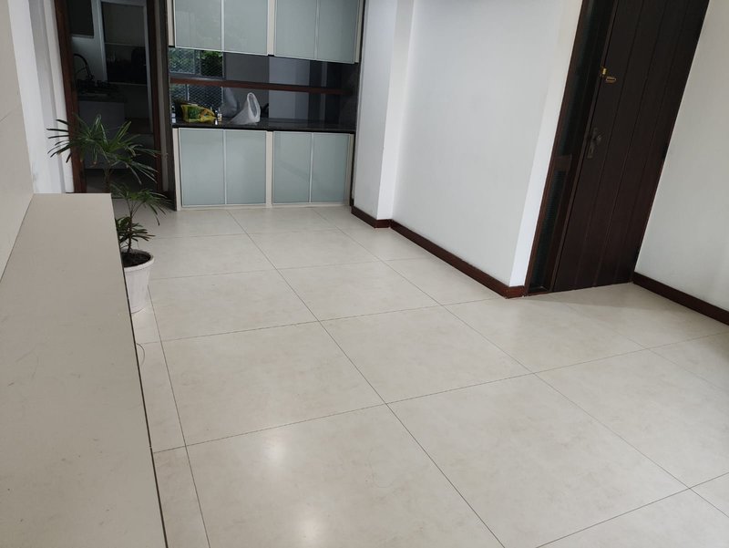 APARTAMENTO 3 QUARTOS  VARANDA DEPEND&Ecirc;NCIA COMPLETA GARAGEM PARA 2 CARROS &Agrave; VENDA NA GRA&Ccedil;A Rua Engenheiro Celso Torres Salvador - 