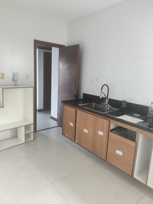 APARTAMENTO 3 QUARTOS  VARANDA DEPEND&Ecirc;NCIA COMPLETA GARAGEM PARA 2 CARROS &Agrave; VENDA NA GRA&Ccedil;A Rua Engenheiro Celso Torres Salvador - 