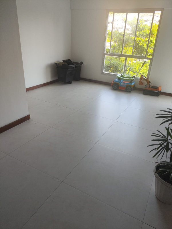 APARTAMENTO 3 QUARTOS  VARANDA DEPEND&Ecirc;NCIA COMPLETA GARAGEM PARA 2 CARROS &Agrave; VENDA NA GRA&Ccedil;A Rua Engenheiro Celso Torres Salvador - 