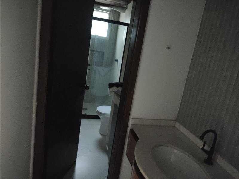 APARTAMENTO 3 QUARTOS  VARANDA DEPEND&Ecirc;NCIA COMPLETA GARAGEM PARA 2 CARROS &Agrave; VENDA NA GRA&Ccedil;A Rua Engenheiro Celso Torres Salvador - 