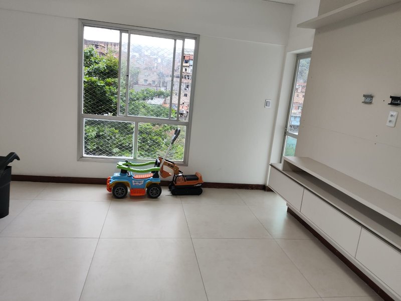 APARTAMENTO 3 QUARTOS  VARANDA DEPEND&Ecirc;NCIA COMPLETA GARAGEM PARA 2 CARROS &Agrave; VENDA NA GRA&Ccedil;A Rua Engenheiro Celso Torres Salvador - 