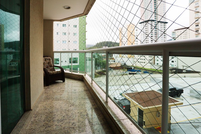 Belo Apartamento Frente Mar com 4 suítes no Residencial Villa dos Corais Av. Beira Mar Itapema - 