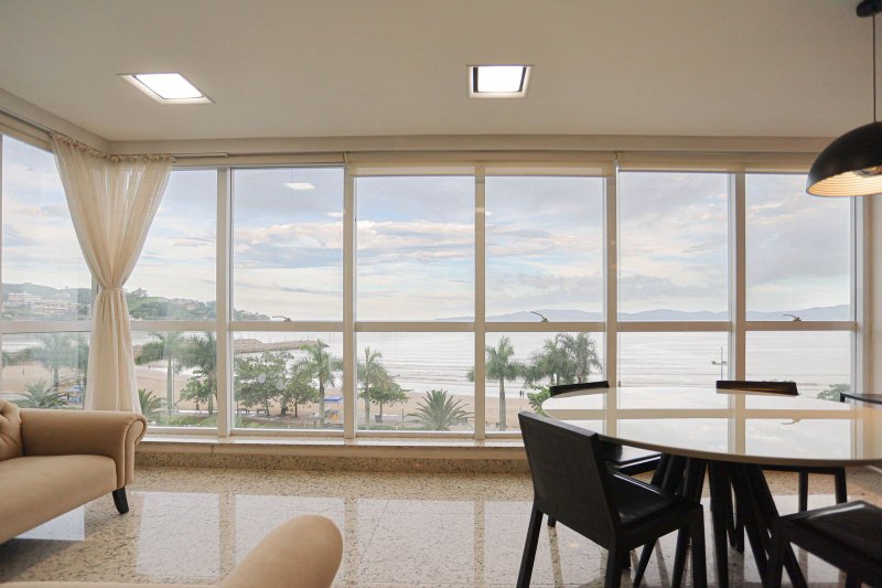 Belo Apartamento Frente Mar com 4 suítes no Residencial Villa dos Corais Av. Beira Mar Itapema - 