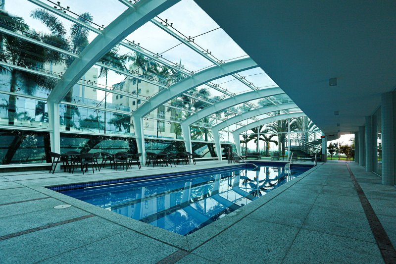 Belo Apartamento Frente Mar com 4 suítes no Residencial Villa dos Corais Av. Beira Mar Itapema - 