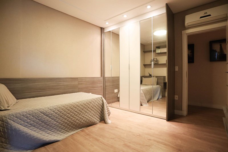 Belo Apartamento Frente Mar com 4 suítes no Residencial Villa dos Corais Av. Beira Mar Itapema - 