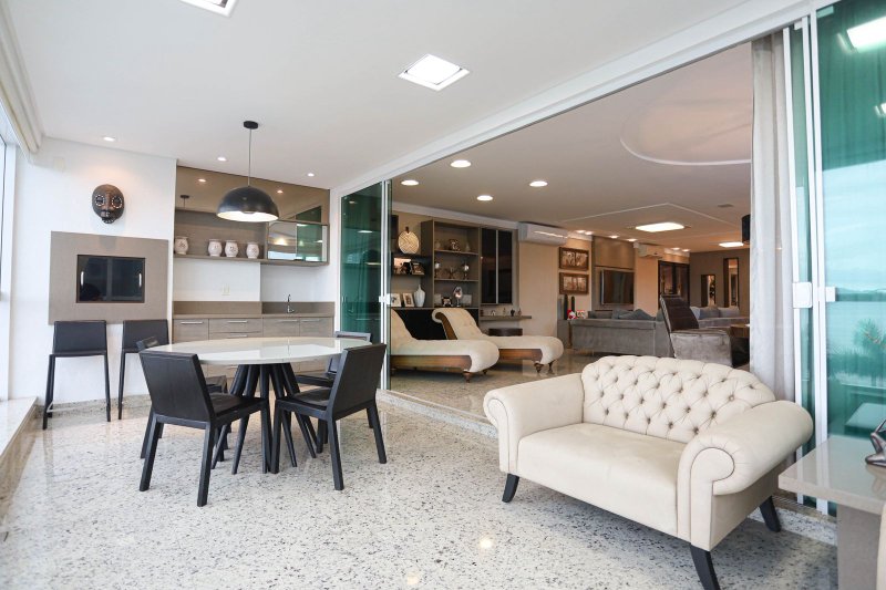 Belo Apartamento Frente Mar com 4 suítes no Residencial Villa dos Corais Av. Beira Mar Itapema - 