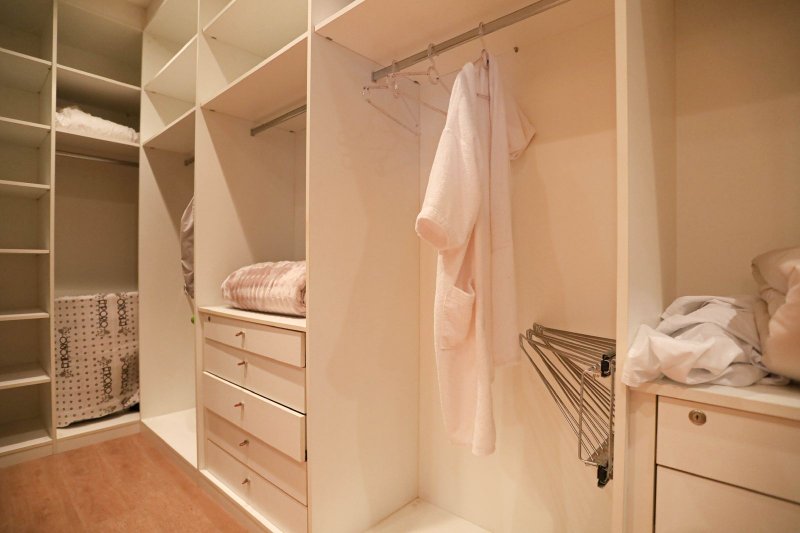 Belo Apartamento Frente Mar com 4 suítes no Residencial Villa dos Corais Av. Beira Mar Itapema - 