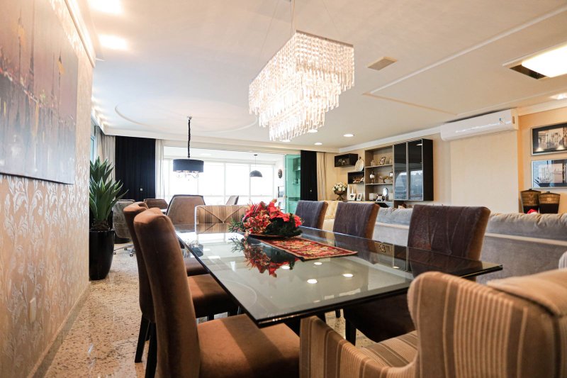 Belo Apartamento Frente Mar com 4 suítes no Residencial Villa dos Corais Av. Beira Mar Itapema - 