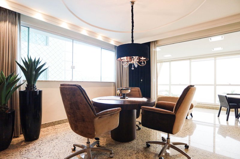 Belo Apartamento Frente Mar com 4 suítes no Residencial Villa dos Corais Av. Beira Mar Itapema - 