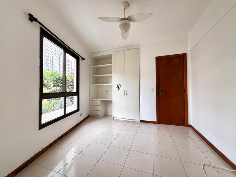APARTAMENTO 3 QUARTOS 2 SU&Iacute;TES VARANDA LAVABO PISCINA SAUNA 2 GARAGENS &Agrave; VENDA NA GRA&Ccedil;A! Rua da Graça Salvador - 