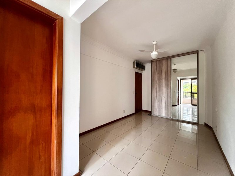 APARTAMENTO 3 QUARTOS 2 SU&Iacute;TES VARANDA LAVABO PISCINA SAUNA 2 GARAGENS &Agrave; VENDA NA GRA&Ccedil;A! Rua da Graça Salvador - 
