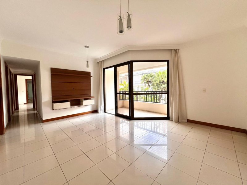 APARTAMENTO 3 QUARTOS 2 SU&Iacute;TES VARANDA LAVABO PISCINA SAUNA 2 GARAGENS &Agrave; VENDA NA GRA&Ccedil;A! Rua da Graça Salvador - 