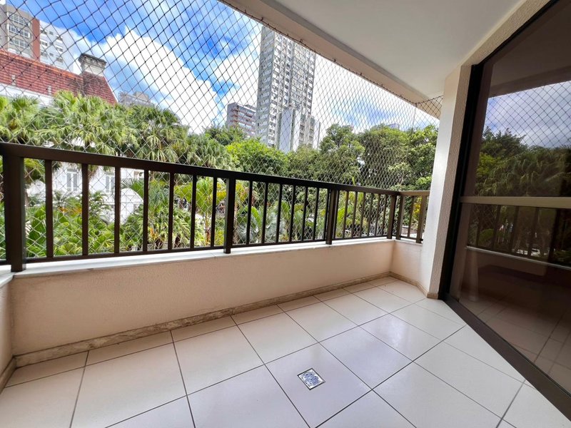 APARTAMENTO 3 QUARTOS 2 SU&Iacute;TES VARANDA LAVABO PISCINA SAUNA 2 GARAGENS &Agrave; VENDA NA GRA&Ccedil;A! Rua da Graça Salvador - 