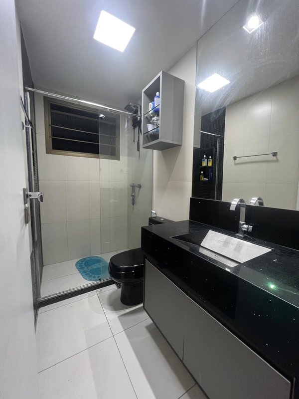 APARTAMENTO VISTA MAR PARCIAL 2 QUARTOS SU&Iacute;TE GABINETE GARAGEM &Agrave; VENDA NA GRA&Ccedil;A! Rua Humberto de Campos Salvador - 