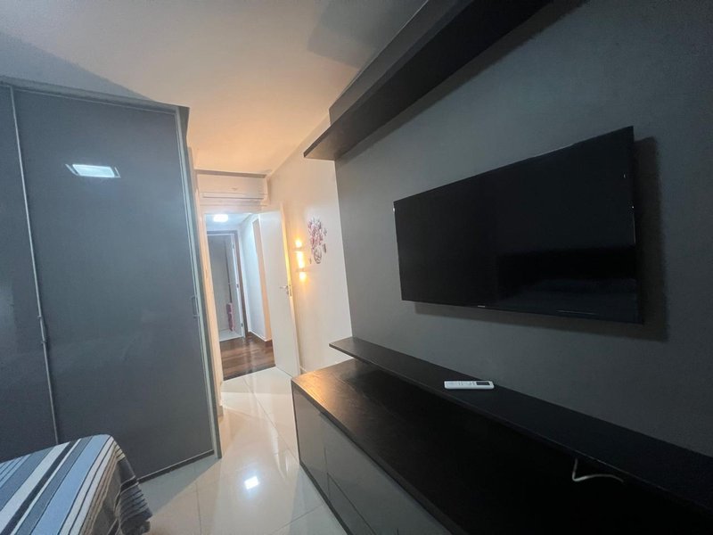 APARTAMENTO VISTA MAR PARCIAL 2 QUARTOS SU&Iacute;TE GABINETE GARAGEM &Agrave; VENDA NA GRA&Ccedil;A! Rua Humberto de Campos Salvador - 