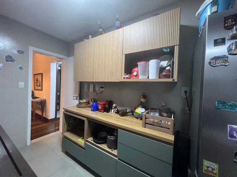 APARTAMENTO VISTA MAR PARCIAL 2 QUARTOS SU&Iacute;TE GABINETE GARAGEM &Agrave; VENDA NA GRA&Ccedil;A! Rua Humberto de Campos Salvador - 