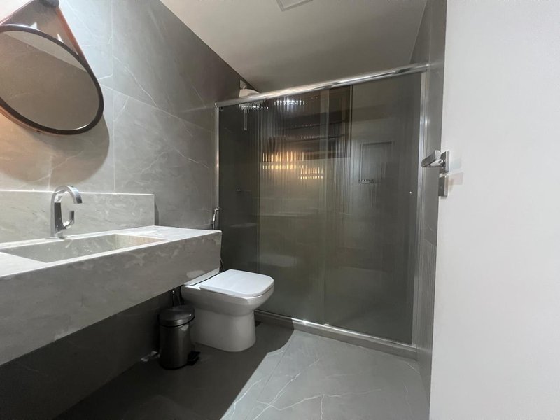 APARTAMENTO VISTA MAR PARCIAL 2 QUARTOS SU&Iacute;TE GABINETE GARAGEM &Agrave; VENDA NA GRA&Ccedil;A! Rua Humberto de Campos Salvador - 