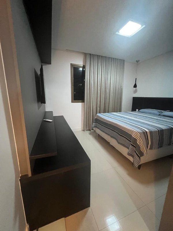 APARTAMENTO VISTA MAR PARCIAL 2 QUARTOS SU&Iacute;TE GABINETE GARAGEM &Agrave; VENDA NA GRA&Ccedil;A! Rua Humberto de Campos Salvador - 