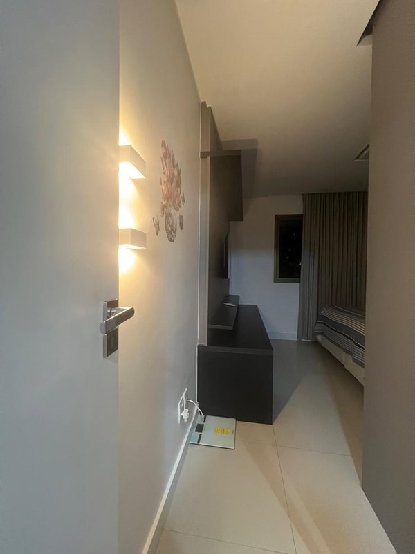 APARTAMENTO VISTA MAR PARCIAL 2 QUARTOS SU&Iacute;TE GABINETE GARAGEM &Agrave; VENDA NA GRA&Ccedil;A! Rua Humberto de Campos Salvador - 