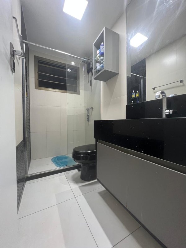 APARTAMENTO VISTA MAR PARCIAL 2 QUARTOS SU&Iacute;TE GABINETE GARAGEM &Agrave; VENDA NA GRA&Ccedil;A! Rua Humberto de Campos Salvador - 