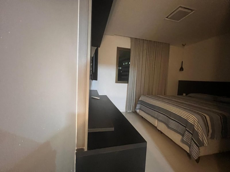 APARTAMENTO VISTA MAR PARCIAL 2 QUARTOS SU&Iacute;TE GABINETE GARAGEM &Agrave; VENDA NA GRA&Ccedil;A! Rua Humberto de Campos Salvador - 