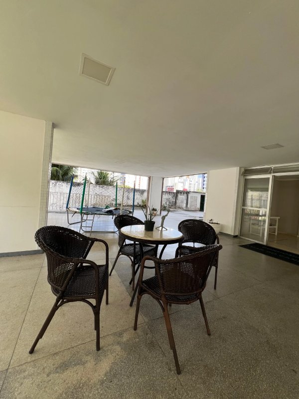 APARTAMENTO 2 QUARTOS SU&Iacute;TE GABINETE SALA INTEGRADA &Aacute; VARANDA &Agrave; VENDA NO CANDEAL! Rua Alexandrina Ramalho Salvador - 