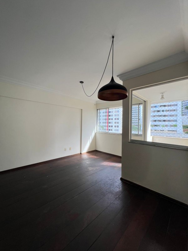 APARTAMENTO 2 QUARTOS SU&Iacute;TE GABINETE SALA INTEGRADA &Aacute; VARANDA &Agrave; VENDA NO CANDEAL! Rua Alexandrina Ramalho Salvador - 