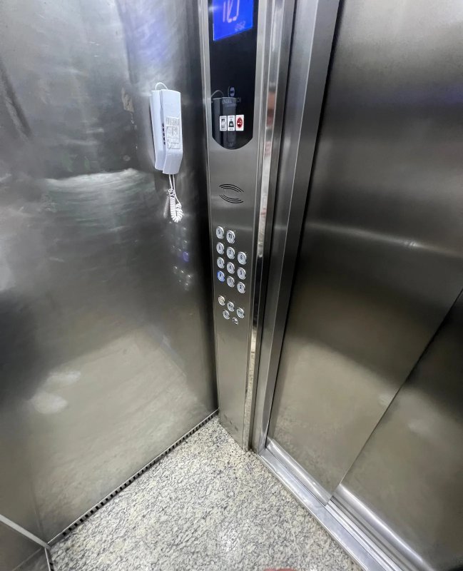 APARTAMENTO 2 QUARTOS SU&Iacute;TE GABINETE SALA INTEGRADA &Aacute; VARANDA &Agrave; VENDA NO CANDEAL! Rua Alexandrina Ramalho Salvador - 