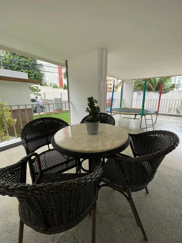 APARTAMENTO 2 QUARTOS SU&Iacute;TE GABINETE SALA INTEGRADA &Aacute; VARANDA &Agrave; VENDA NO CANDEAL! Rua Alexandrina Ramalho Salvador - 