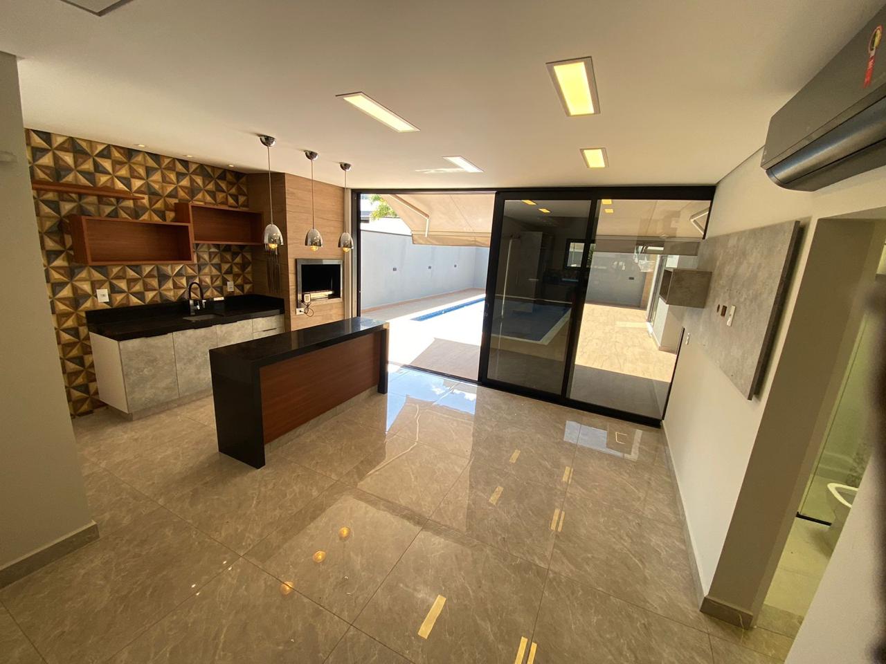 Casa com 3 dormit&oacute;rios,250 m&sup2; - Alphaville Nova Esplanada IV - Votorantim - SP Alameda Nova Zelândia Votorantim - 