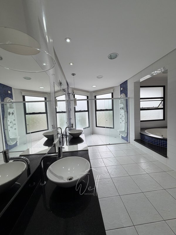 Casa no Condomínio Swiss Park em SBC  - 530m2 -  03 Suítes amplas - 06 vagas Avenida Omar Daibert São Bernardo do Campo - 