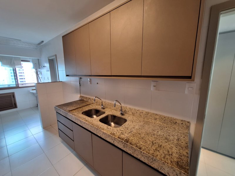 APARTAMENTO ALTO PADR&Atilde;O 4 SU&Iacute;TES CLOSETS VARANDA GOURMET ACADEMIA 3 GARAGENS VENDA GRA&Ccedil;A! Rua Manoel Barreto Salvador - 