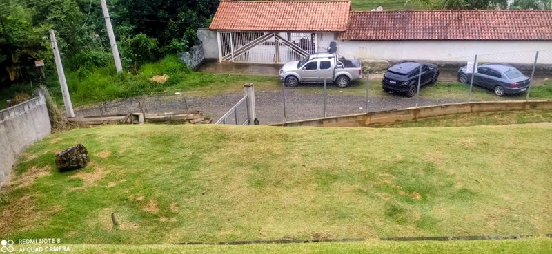 Casa com vista para a represa à venda no Jd. Rosa Helena  Igaratá - 