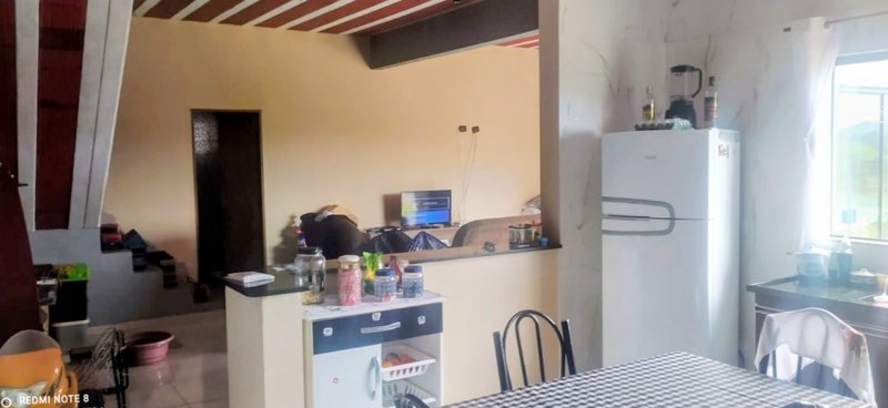 Casa com vista para a represa à venda no Jd. Rosa Helena  Igaratá - 