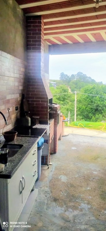 Casa com vista para a represa à venda no Jd. Rosa Helena  Igaratá - 