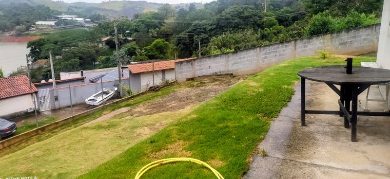 Casa com vista para a represa à venda no Jd. Rosa Helena  Igaratá - 